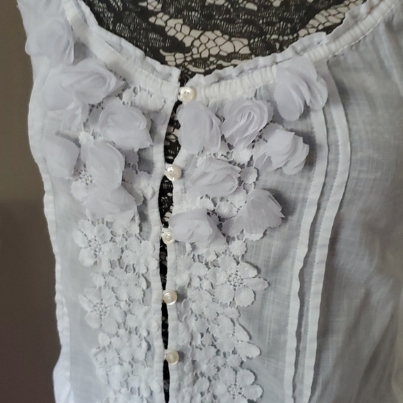 Hollister white flower summer top, size XS - Picture 2 of 5
